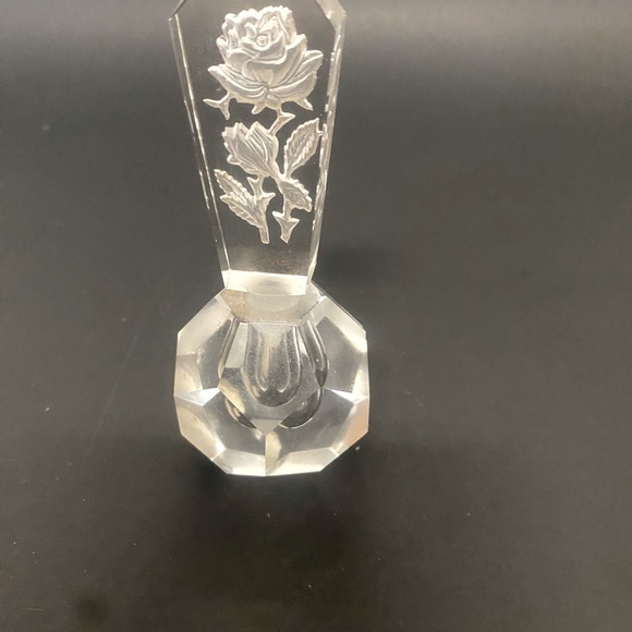 Vintage Rioce Faceted Crystal Perfume Bottle Intaglio Rose Top Crystal Rare Find - Picture 4 of 10